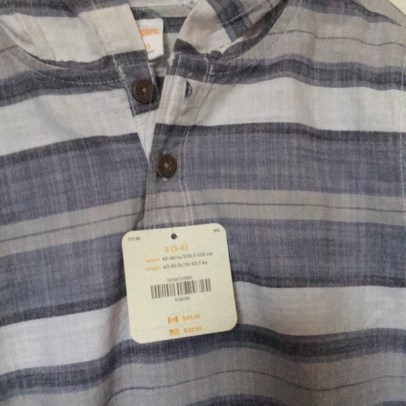NWT. Gymboree.  Hooded shirt.  S (5-6) - Picture 7 of 7